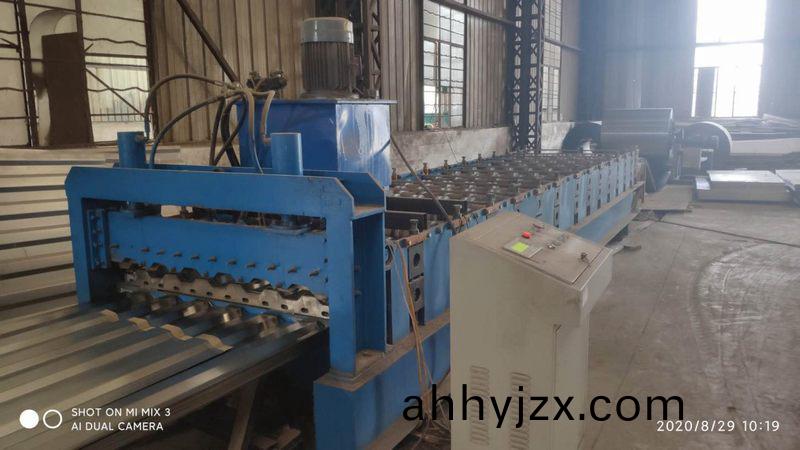 輥(gun)壓機成型